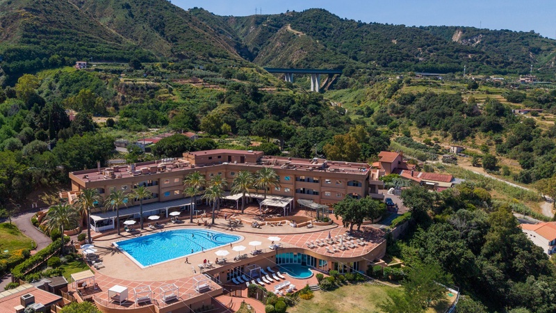   - ALTAFIUMARA RESORT & SPA a  Villa San Giovanni 